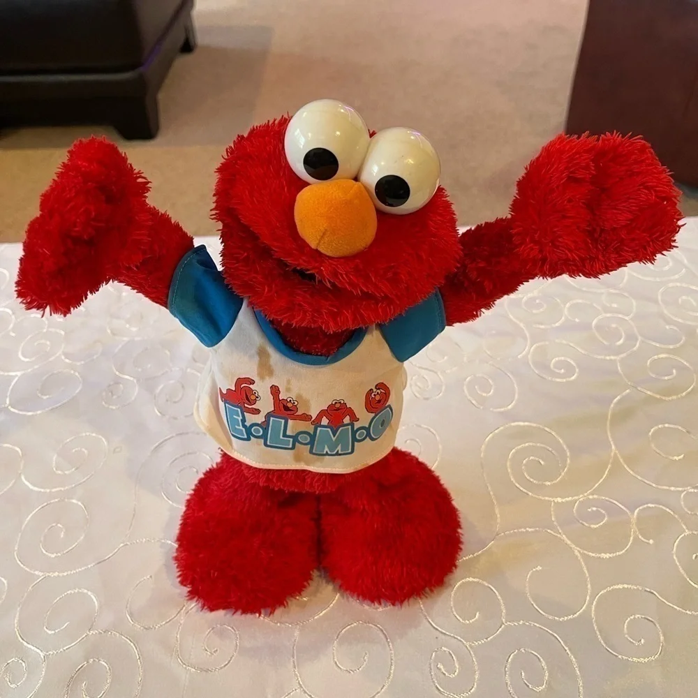 Fisher-Price E-L-M-O (YMCA) Singing & Dancing Elmo -2003
